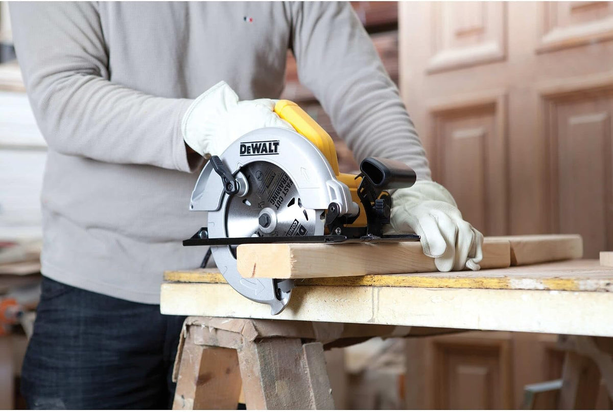 DeWalt DWE560-QS ręczna pilarka tarczowa 65 mm 1350 W, W, 230 V