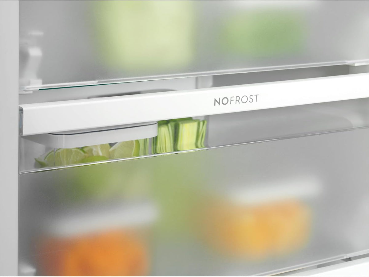Electrolux EUN7NE18S zamrażarka pionowa do zabudowy, seria 700 No Frost, 212 l (700 cm³), wysokość 177,2 cm, klasa energetyczna E, funkcja FastFreeze i alarm drzwi