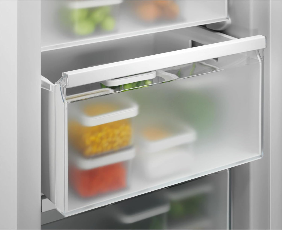 Electrolux EUN7NE18S zamrażarka pionowa do zabudowy, seria 700 No Frost, 212 l (700 cm³), wysokość 177,2 cm, klasa energetyczna E, funkcja FastFreeze i alarm drzwi